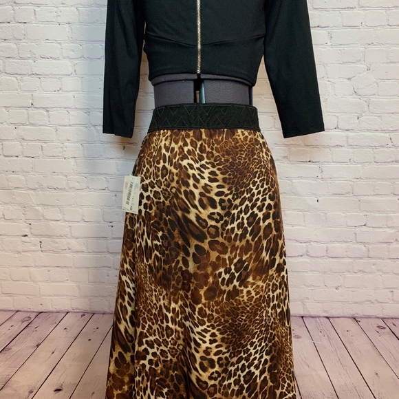 Chic Leopard print Chiffon Midi Skirt on trend - Picture 5 of 8